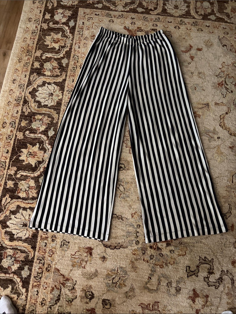 Striped Black & White Wide-Leg Pants - Picture 5 of 5